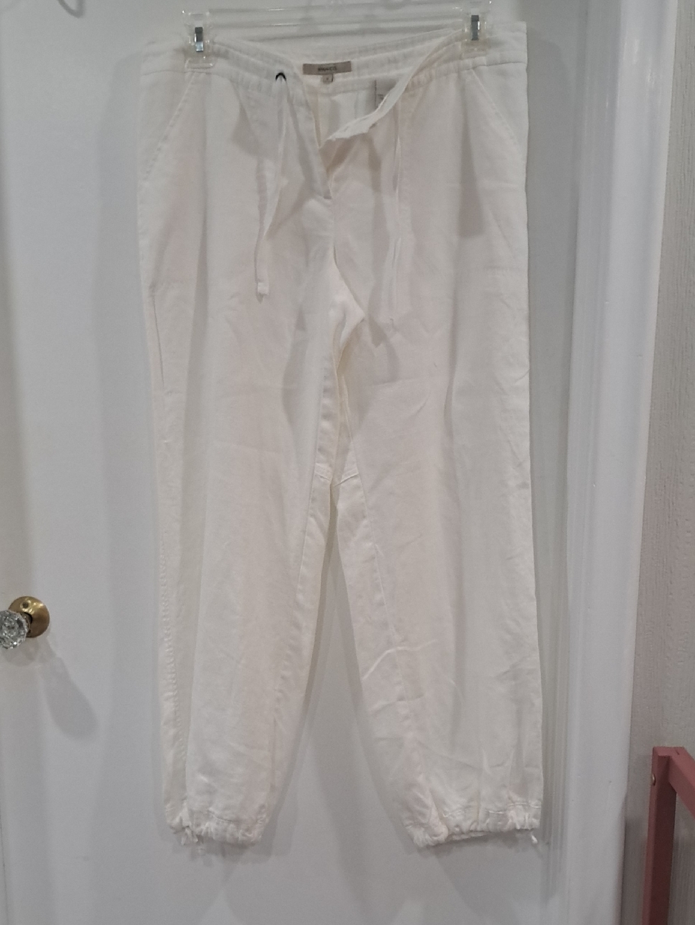 RW&CO. White Ankle Button, Zipper And Drawstring Jogger Pants